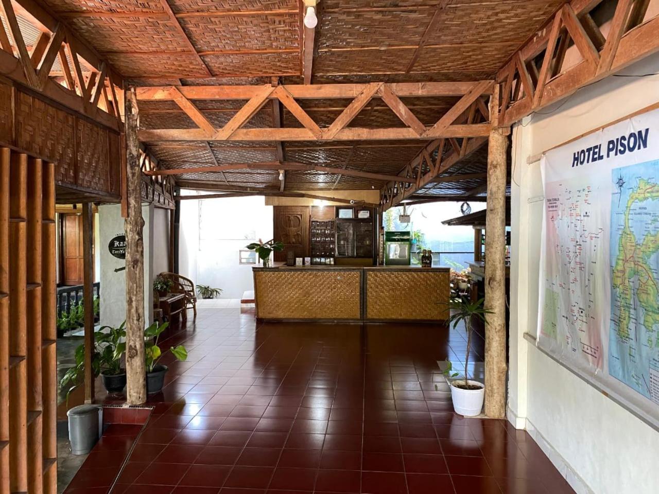 Hotel Pison Rantepao Esterno foto